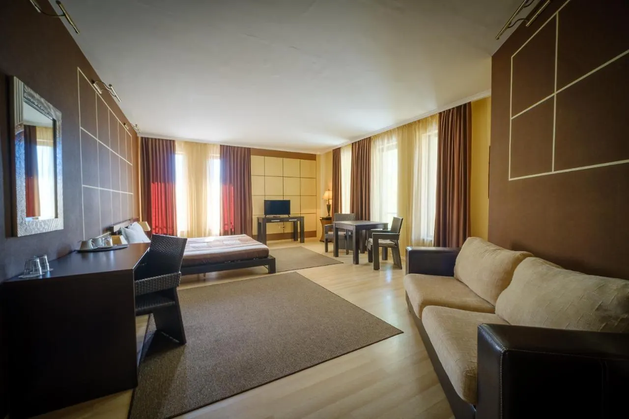 Family Hotel Classic Varna 3*,