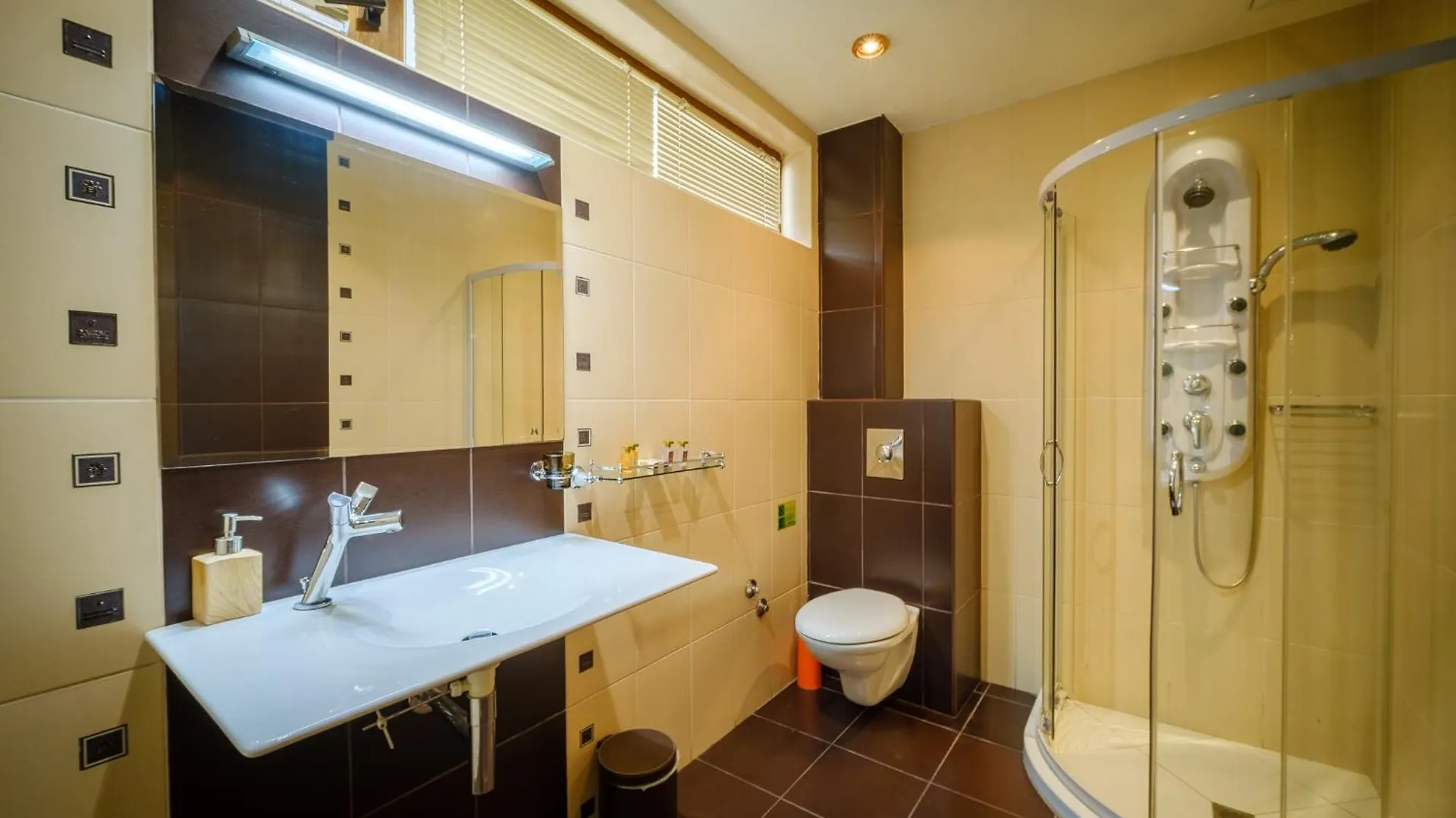 Family Hotel Classic Varna 3*,